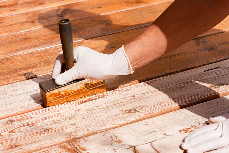 Fence and Deck Painting Services in Barrie, Innisfil & Area